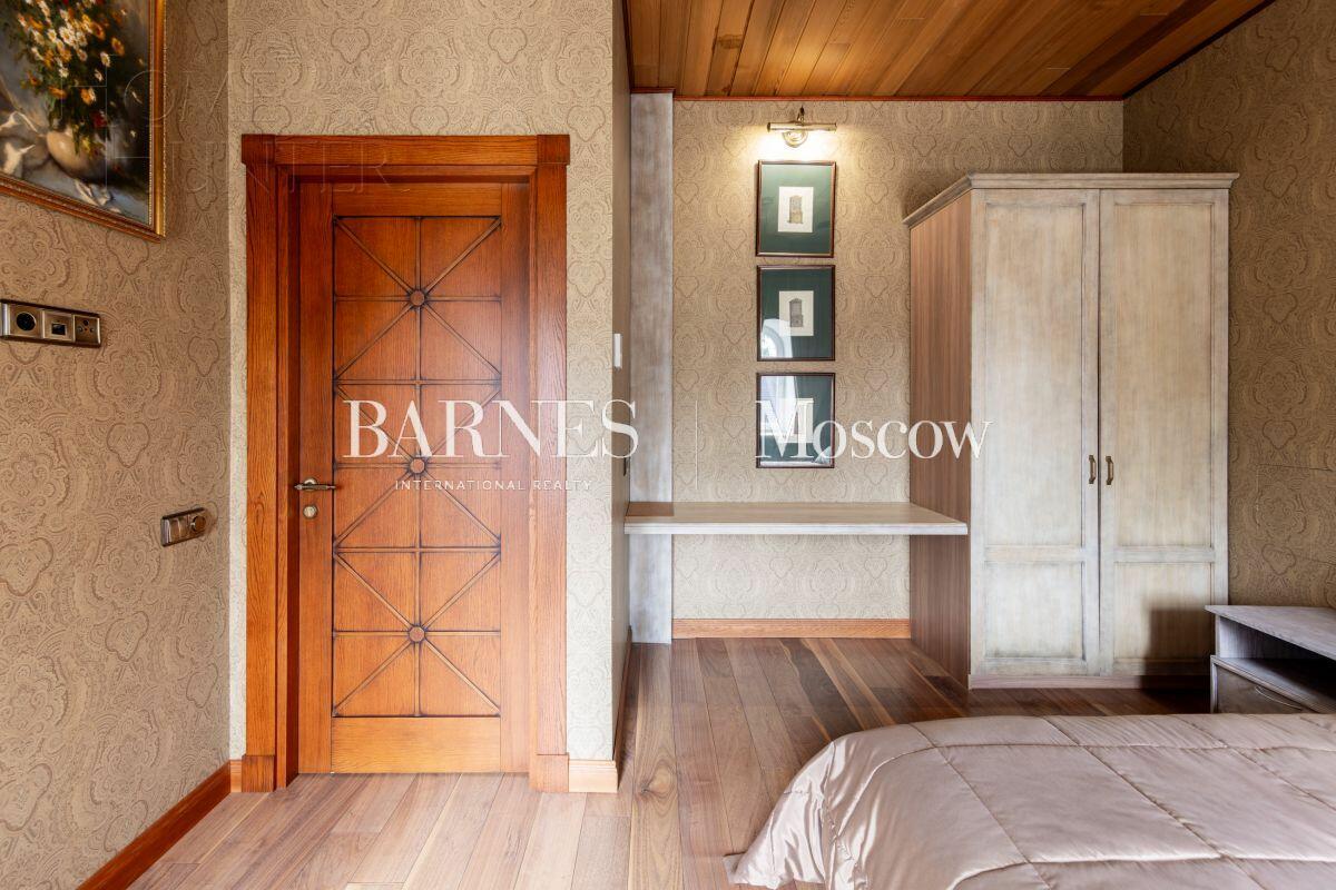 3-этажный таунхаус 395 м² с отделкой