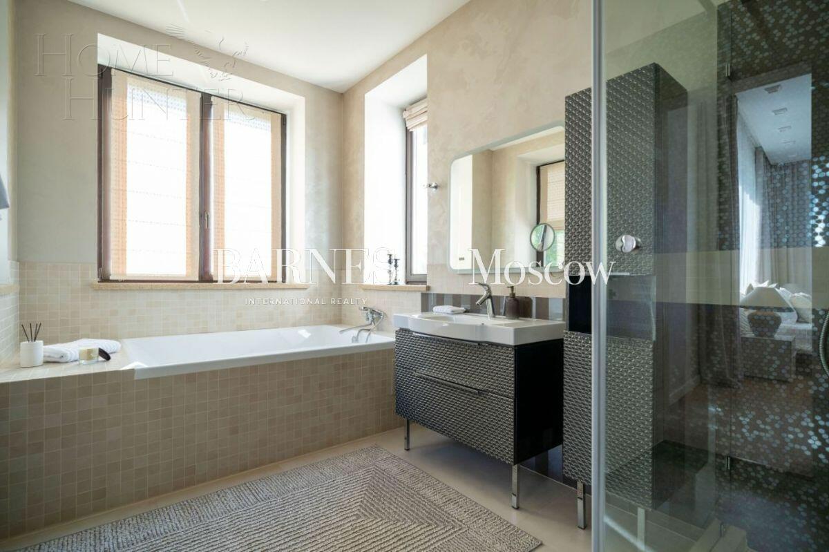 2-этажный коттедж 593 м² с отделкой