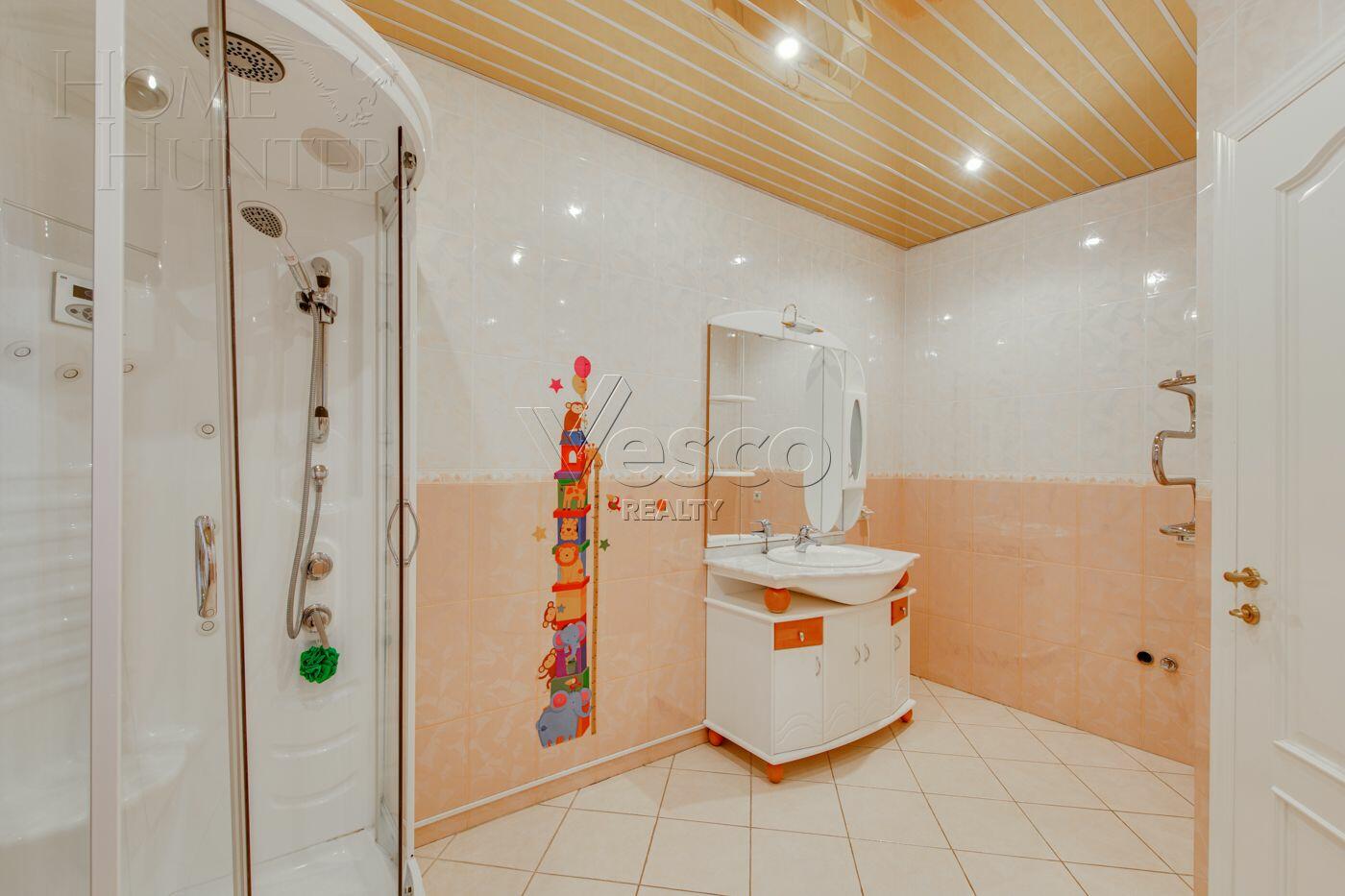 2-этажный коттедж 350 м² с отделкой