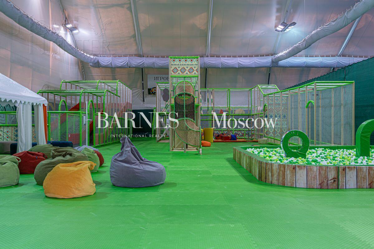 4-КОМН. КВАРТИРА С ОТДЕЛКОЙ 200 М² НА 1 ЭТАЖЕ