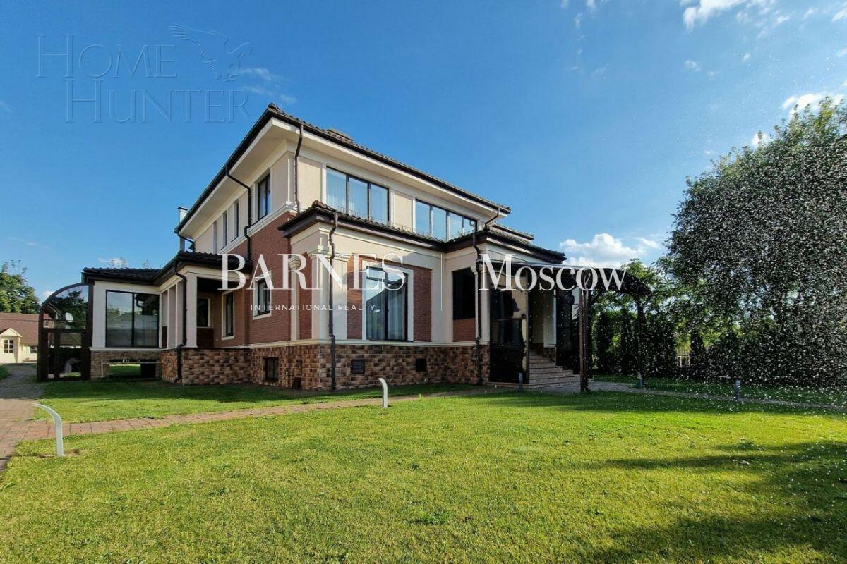 2-этажный коттедж 593 м² с отделкой