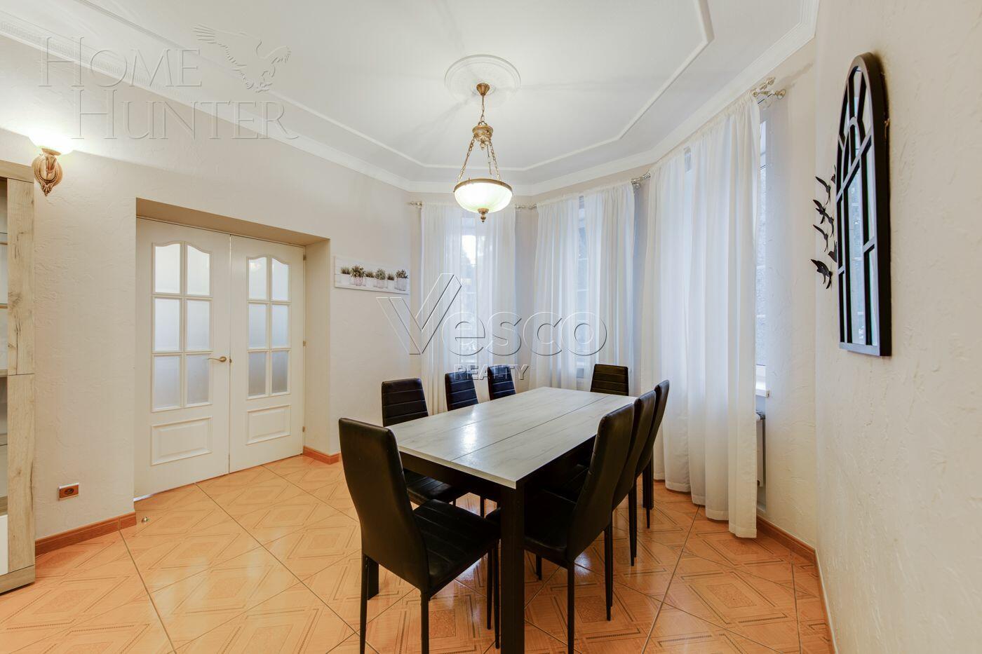 2-этажный коттедж 350 м² с отделкой