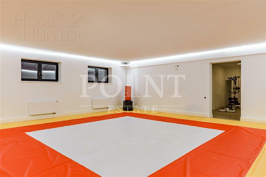 2-этажный коттедж 1 667 м² с отделкой