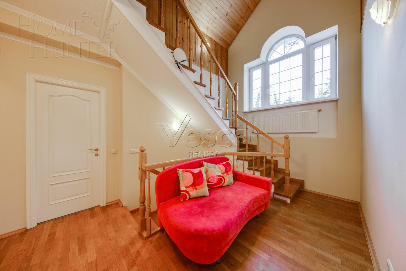 2-этажный коттедж 350 м² с отделкой