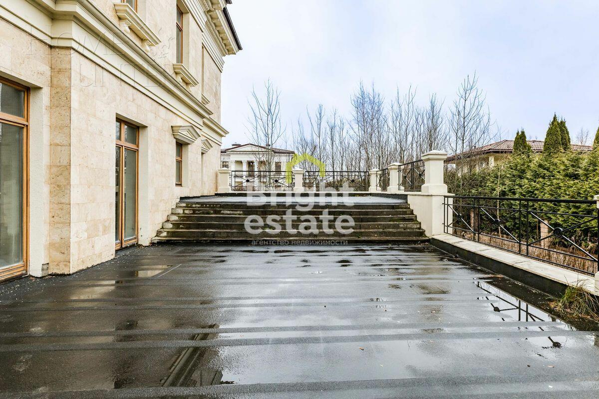 2-этажный коттедж 680 м² без отделки