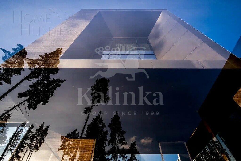 3-этажный коттедж 1 848 м² с отделкой