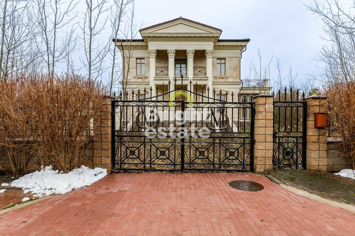 2-этажный коттедж 680 м² без отделки