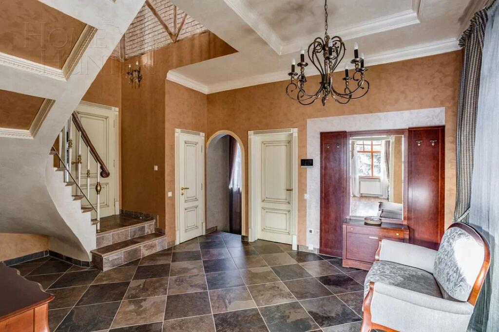 2-этажный коттедж 490 м² с отделкой