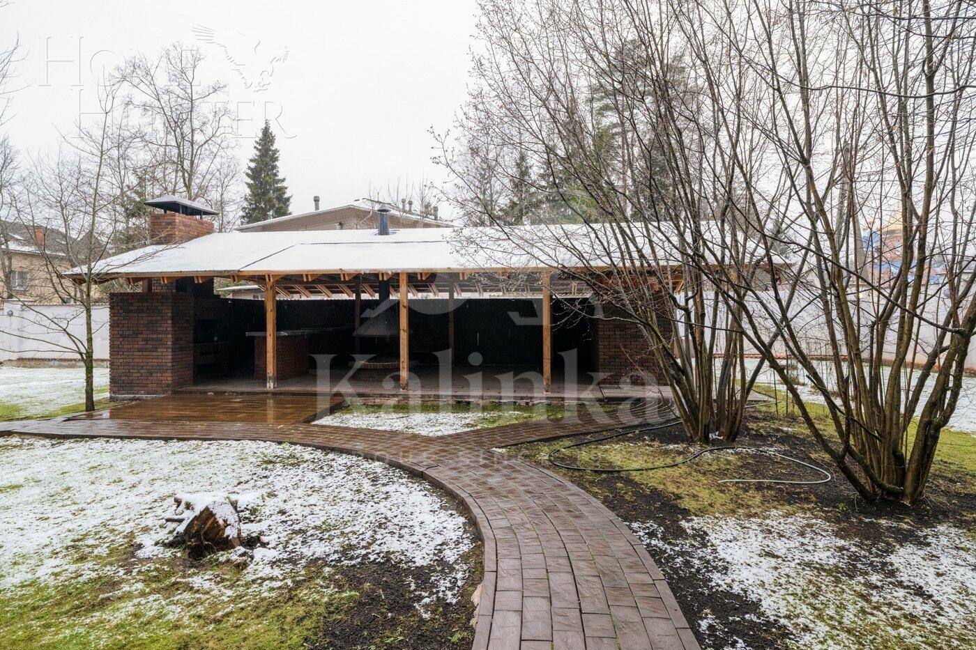 3-этажный коттедж 1 357.9 м² с отделкой