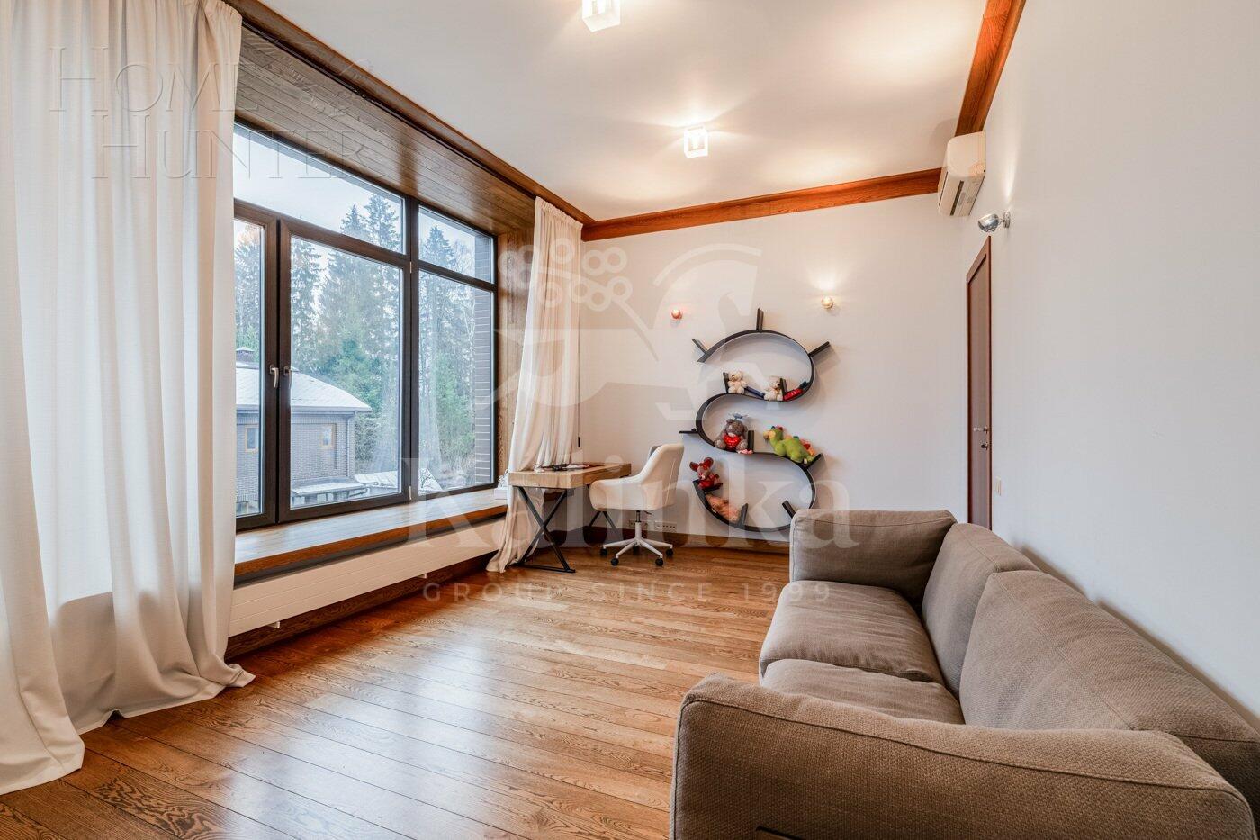 3-этажный коттедж 1 357.9 м² с отделкой