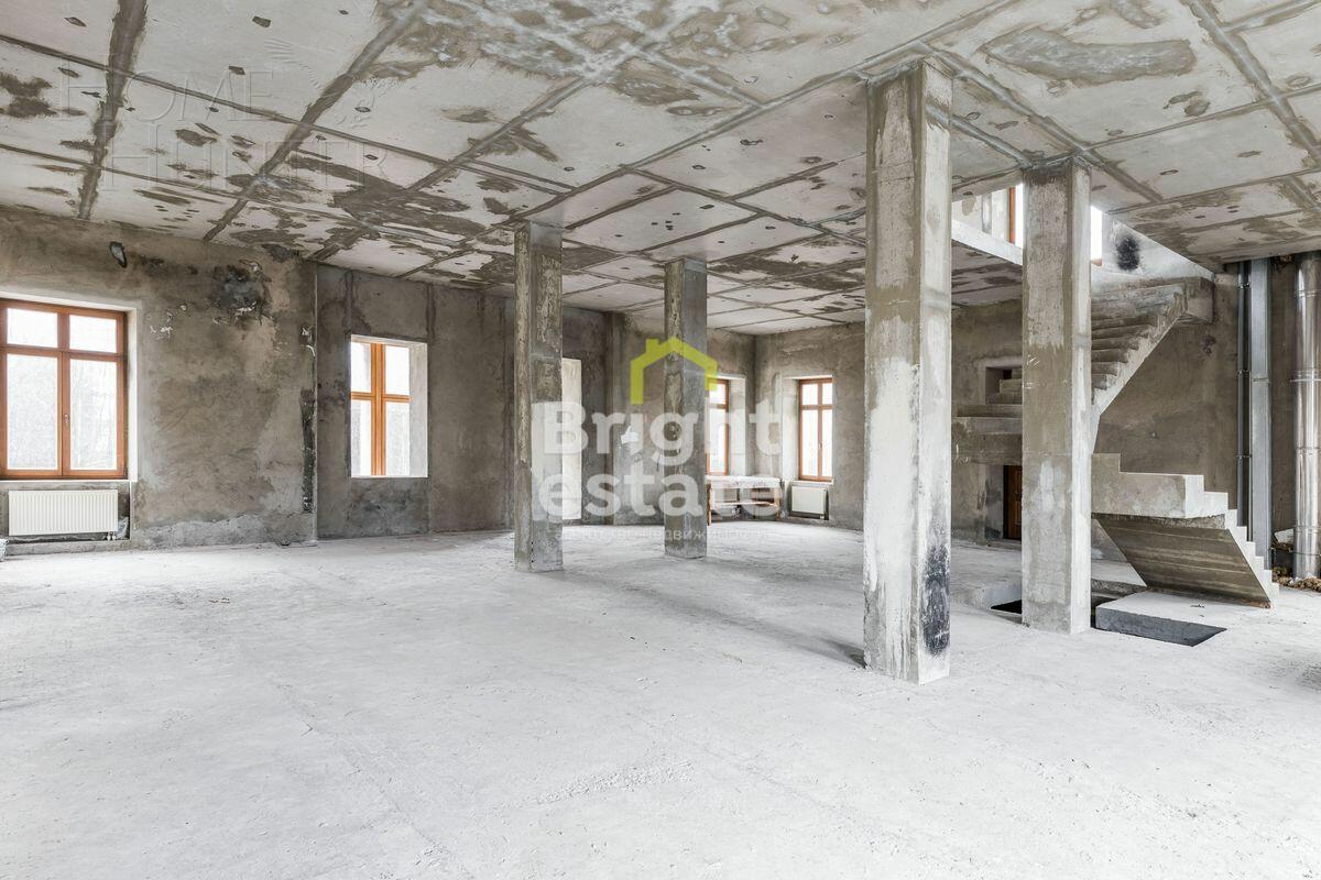 2-этажный коттедж 680 м² без отделки