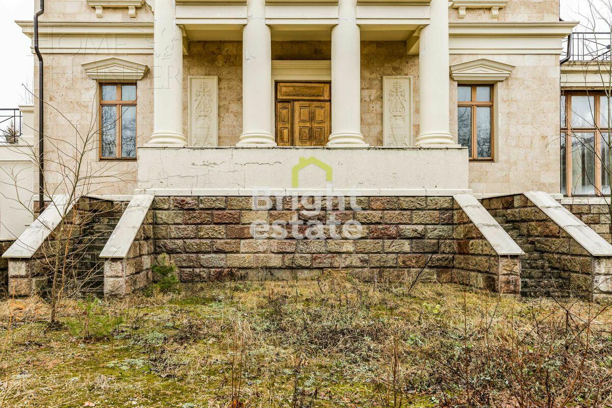 2-этажный коттедж 680 м² без отделки