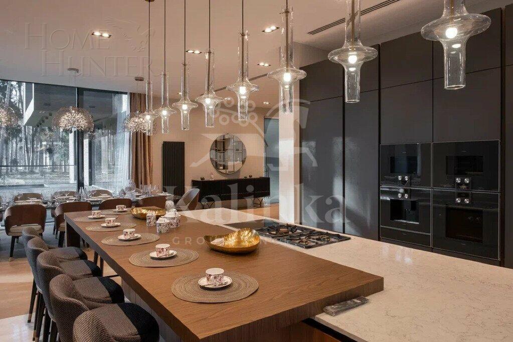 3-этажный коттедж 1 848 м² с отделкой