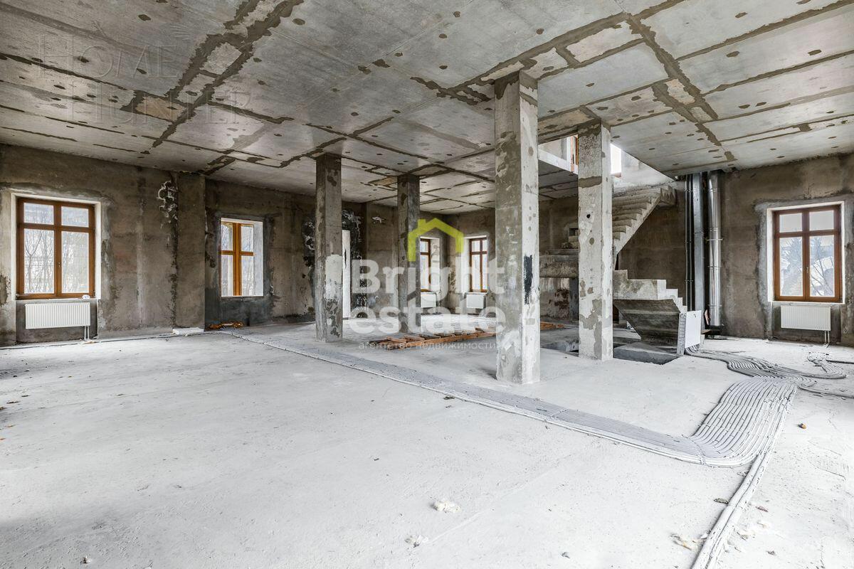 2-этажный коттедж 688 м² без отделки