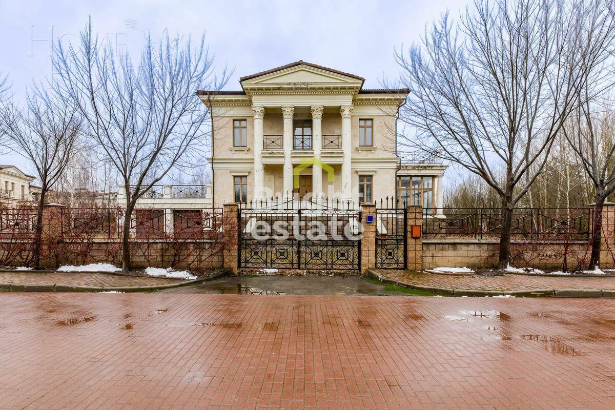 2-этажный коттедж 688 м² без отделки