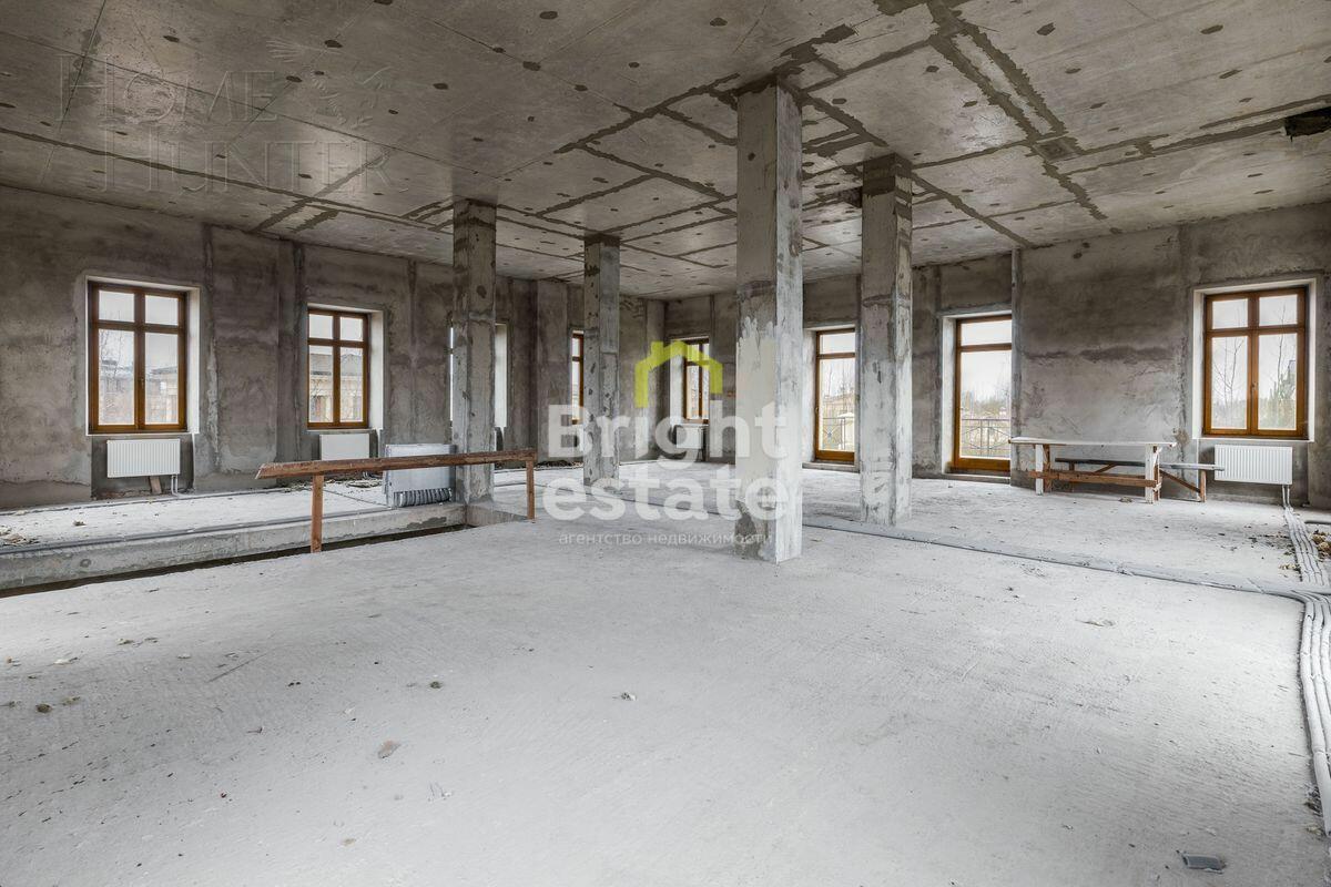 2-этажный коттедж 688 м² без отделки