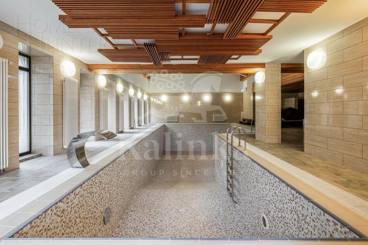 3-этажный коттедж 1 357.9 м² с отделкой