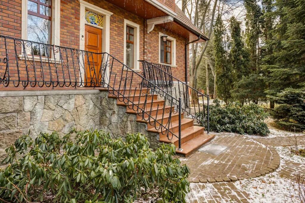 2-этажный коттедж 490 м² с отделкой