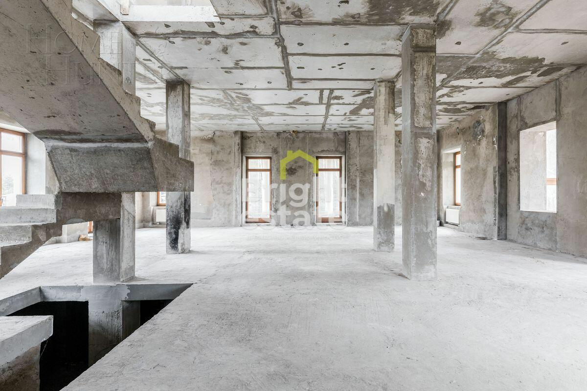 2-этажный коттедж 680 м² без отделки