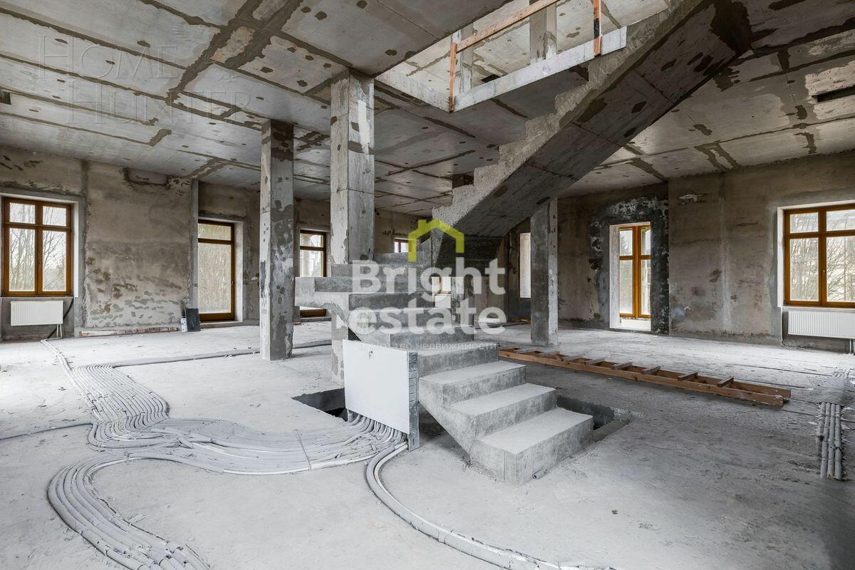 2-этажный коттедж 688 м² без отделки