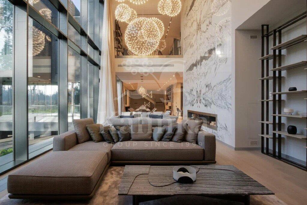 3-этажный коттедж 1 848 м² с отделкой