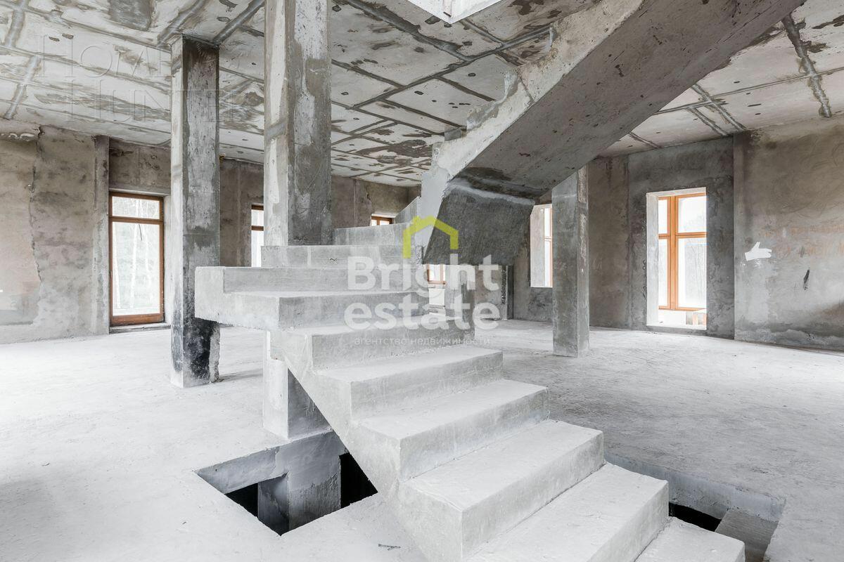 2-этажный коттедж 680 м² без отделки