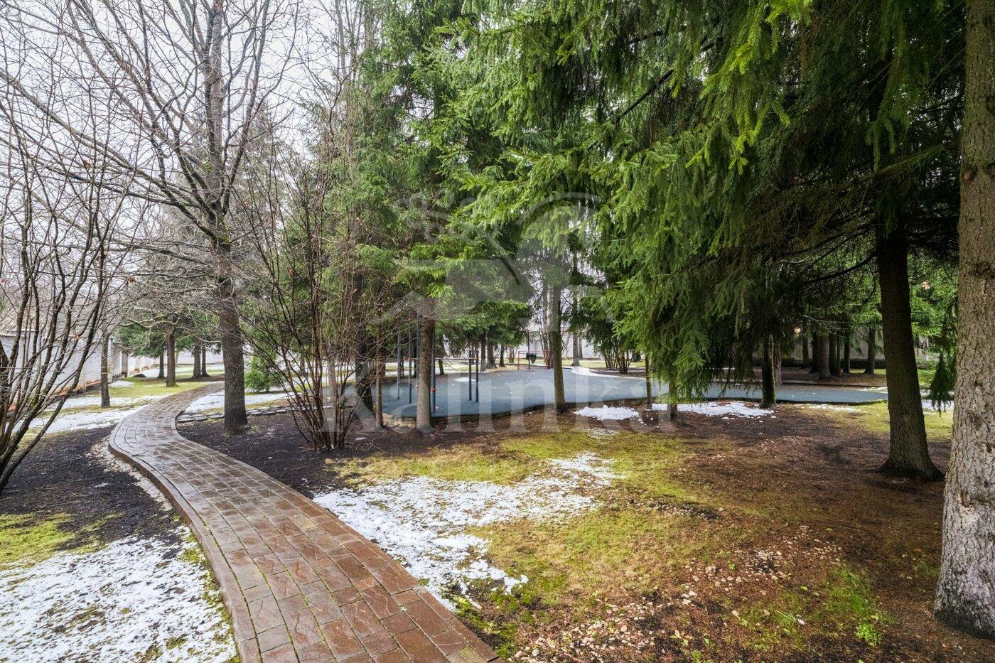 3-этажный коттедж 1 357.9 м² с отделкой