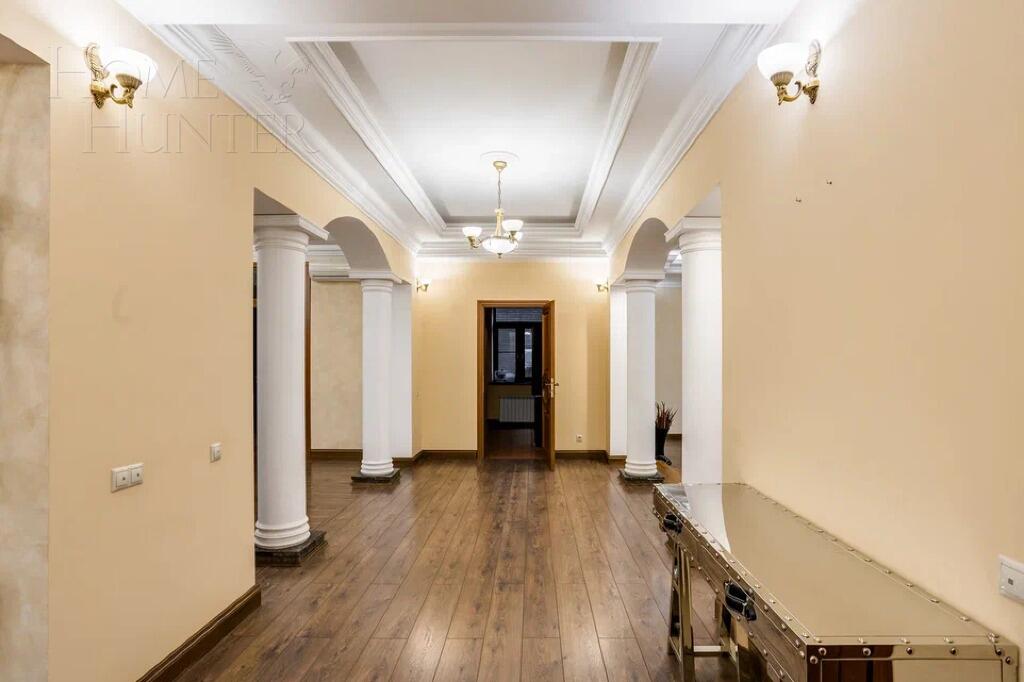 2-этажный коттедж 700 м² с отделкой