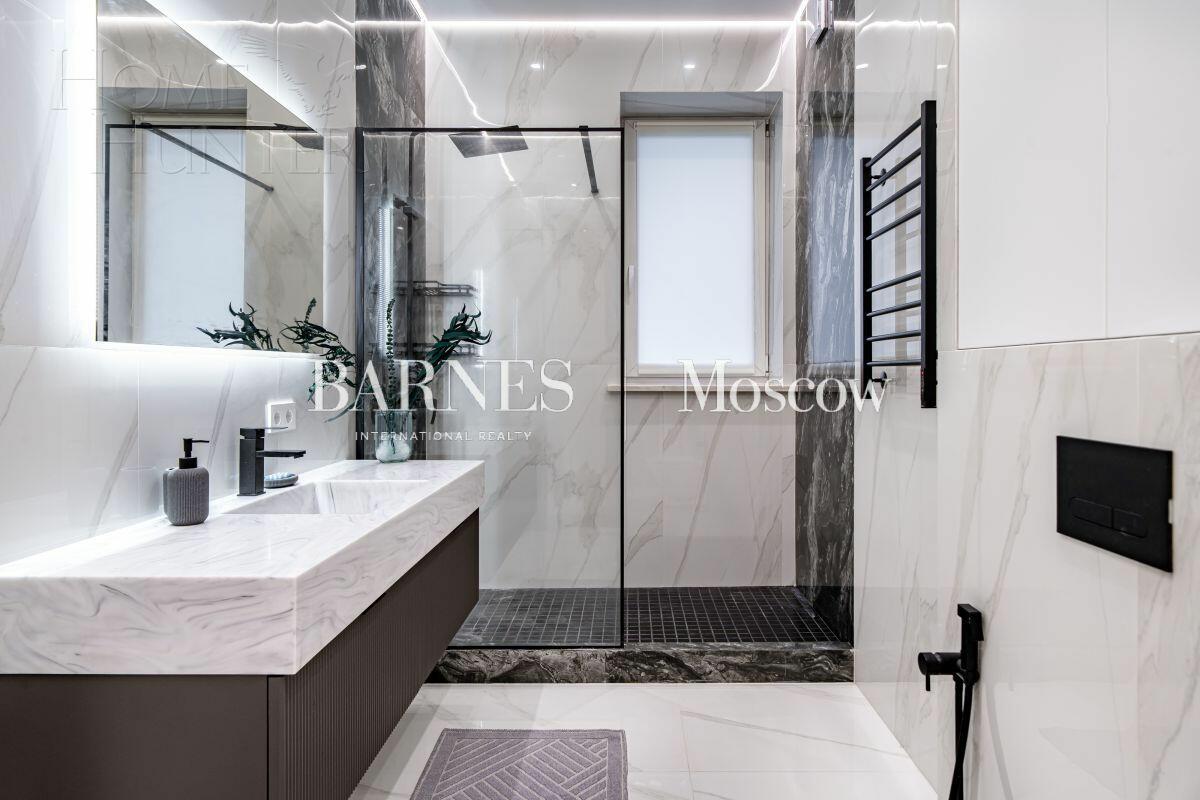 2-этажный коттедж 550 м² с отделкой