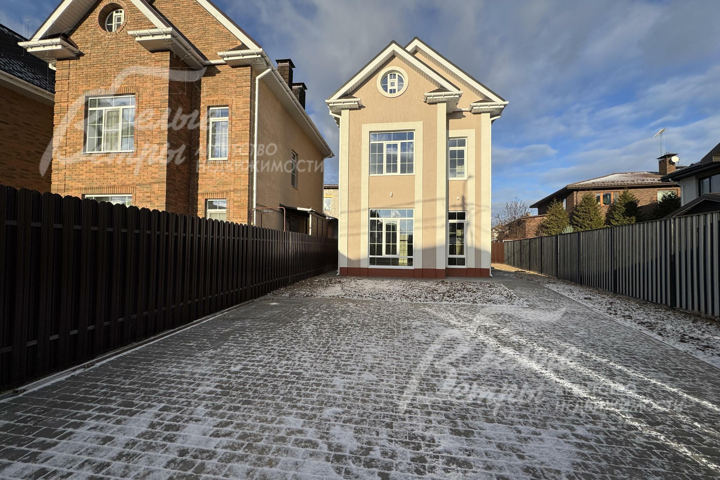 3-этажный коттедж 148 м² с отделкой