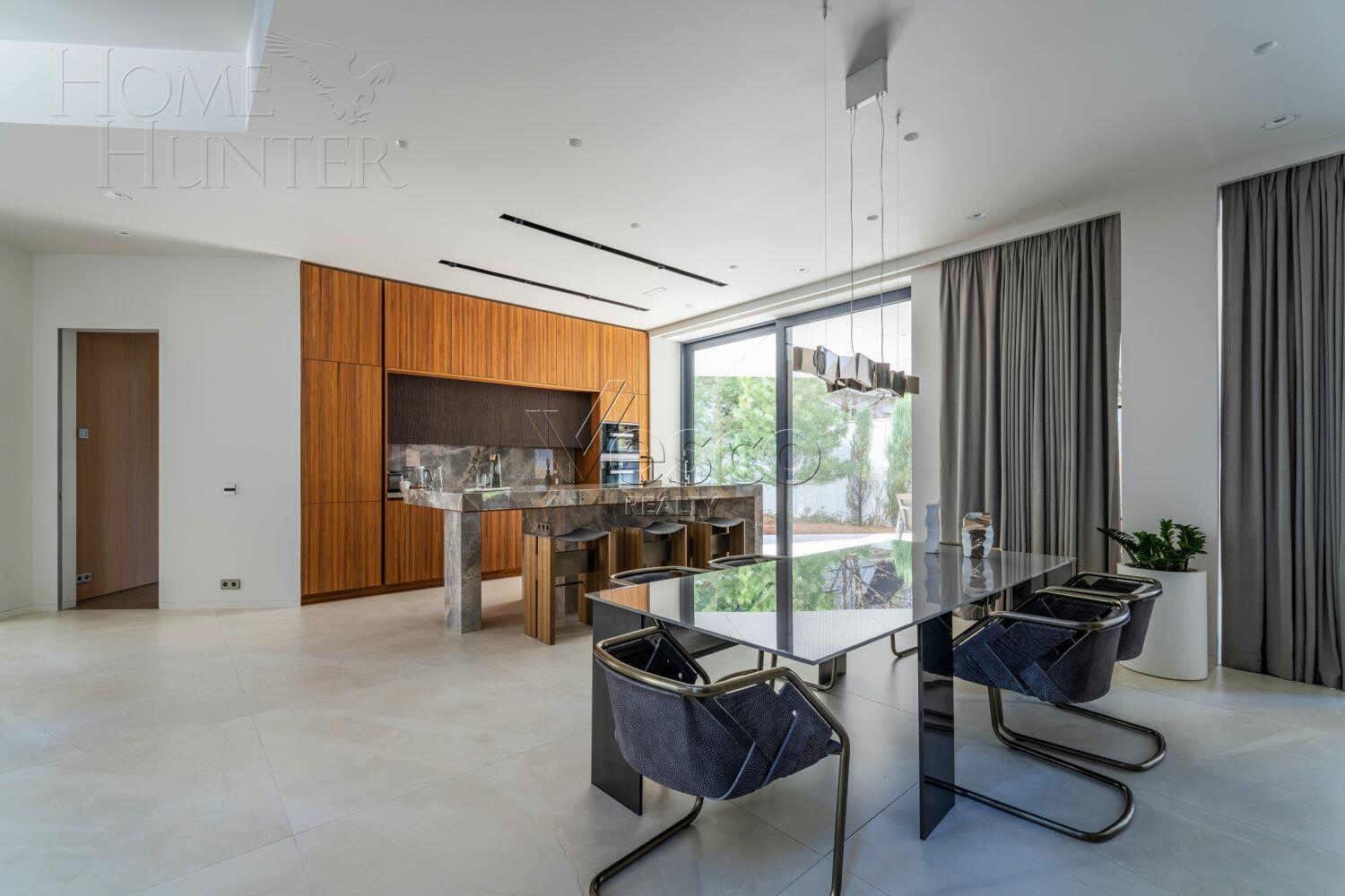 2-этажный коттедж 800 м² с отделкой