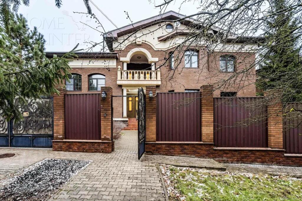 2-этажный коттедж 700 м² с отделкой