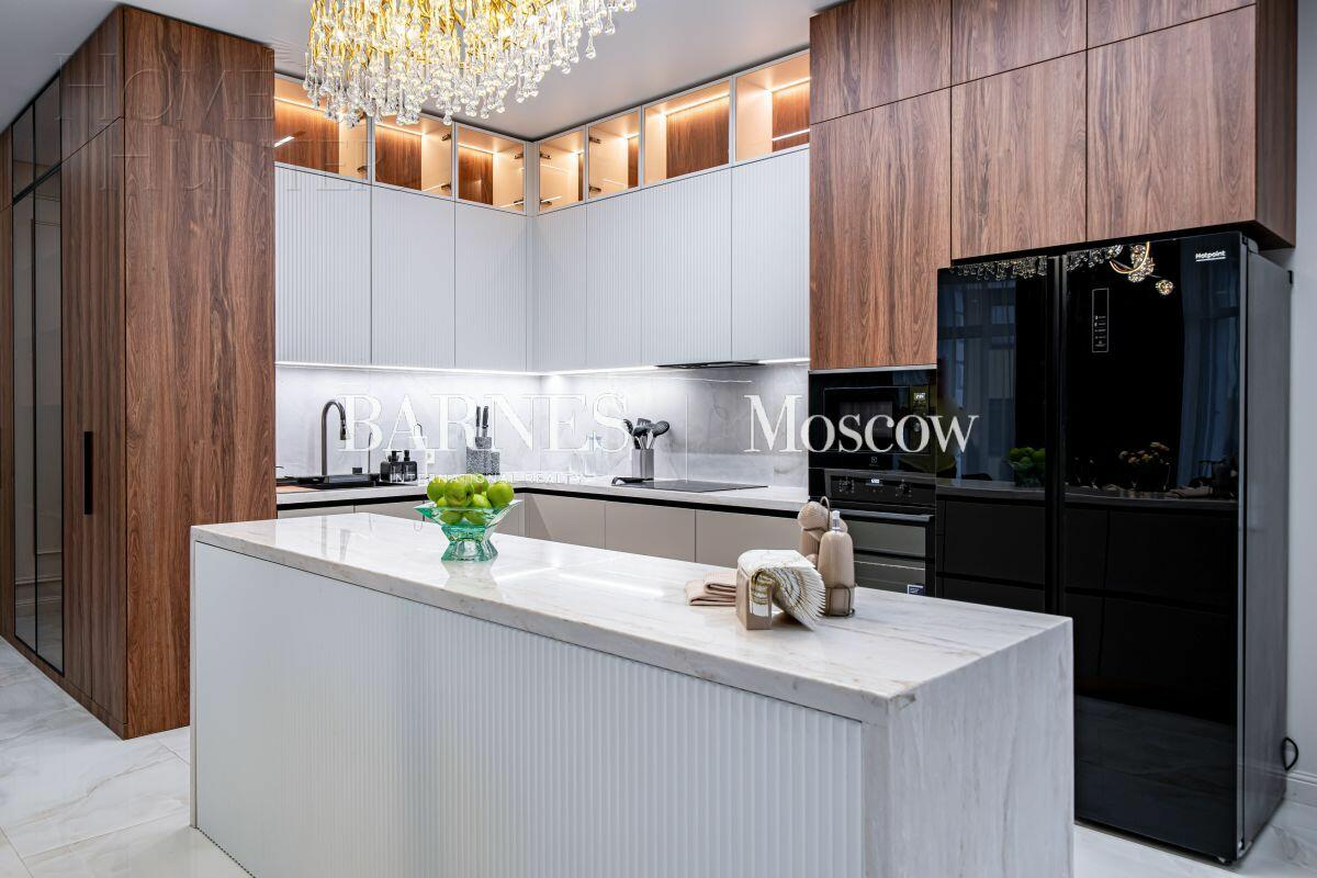 2-этажный коттедж 550 м² с отделкой