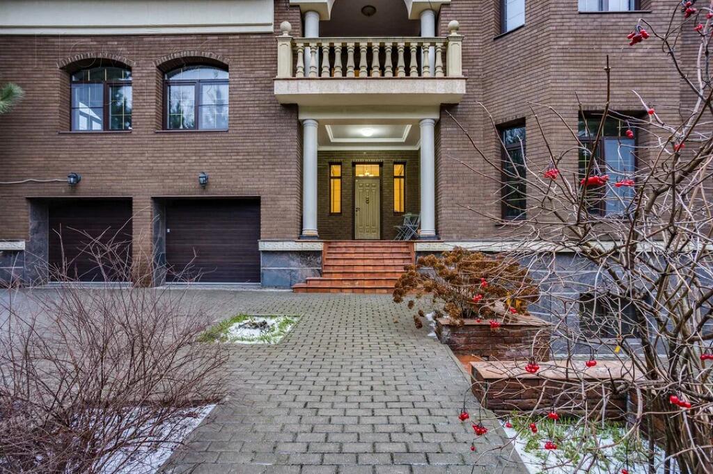 2-этажный коттедж 700 м² с отделкой