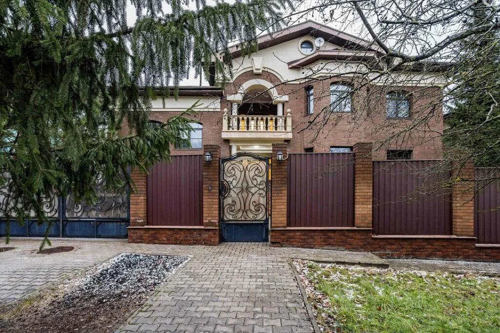 2-этажный коттедж 700 м² с отделкой