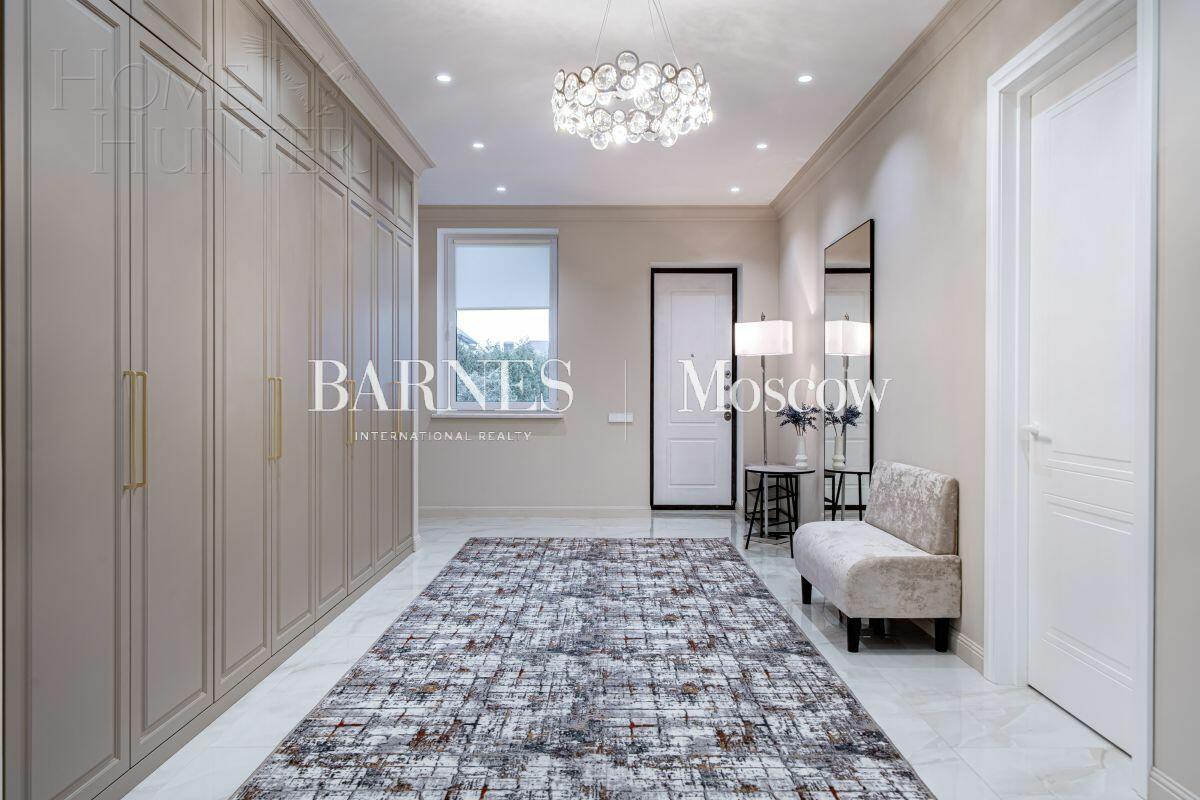 2-этажный коттедж 550 м² с отделкой