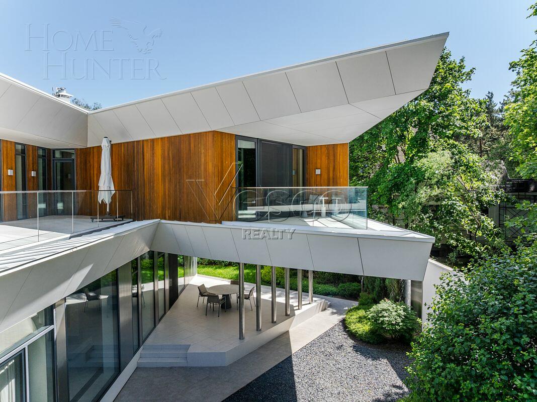 2-этажный коттедж 800 м² с отделкой