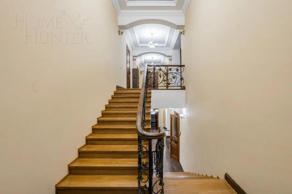 2-этажный коттедж 700 м² с отделкой