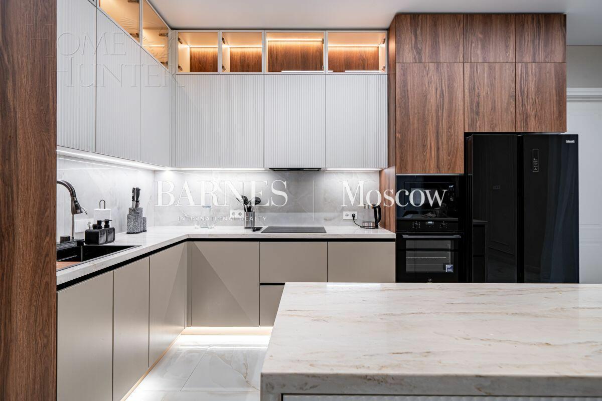 2-этажный коттедж 550 м² с отделкой