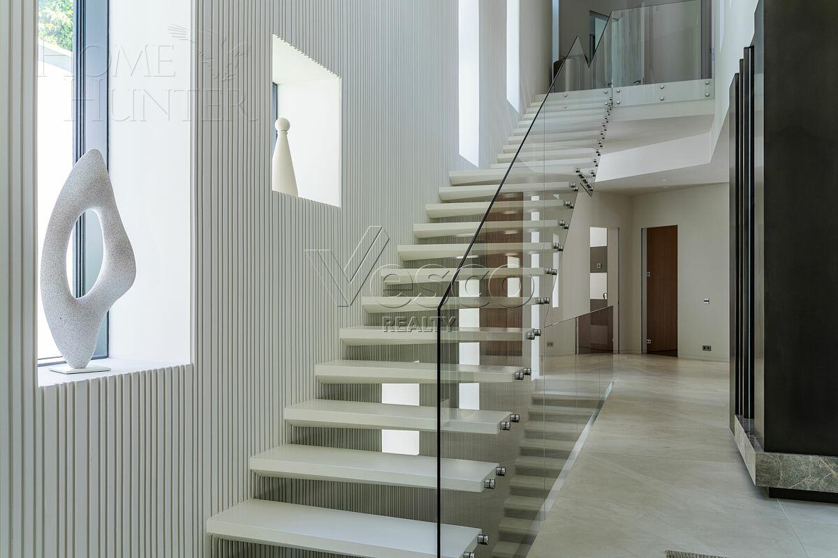 2-этажный коттедж 800 м² с отделкой