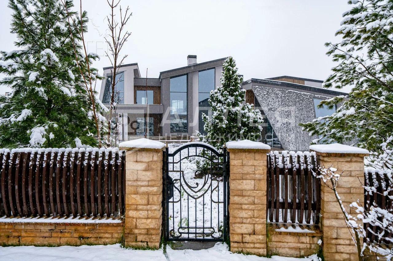 2-этажный коттедж 1 064 м² без отделки