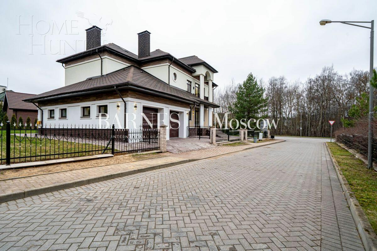 2-этажный коттедж 588 м² с отделкой