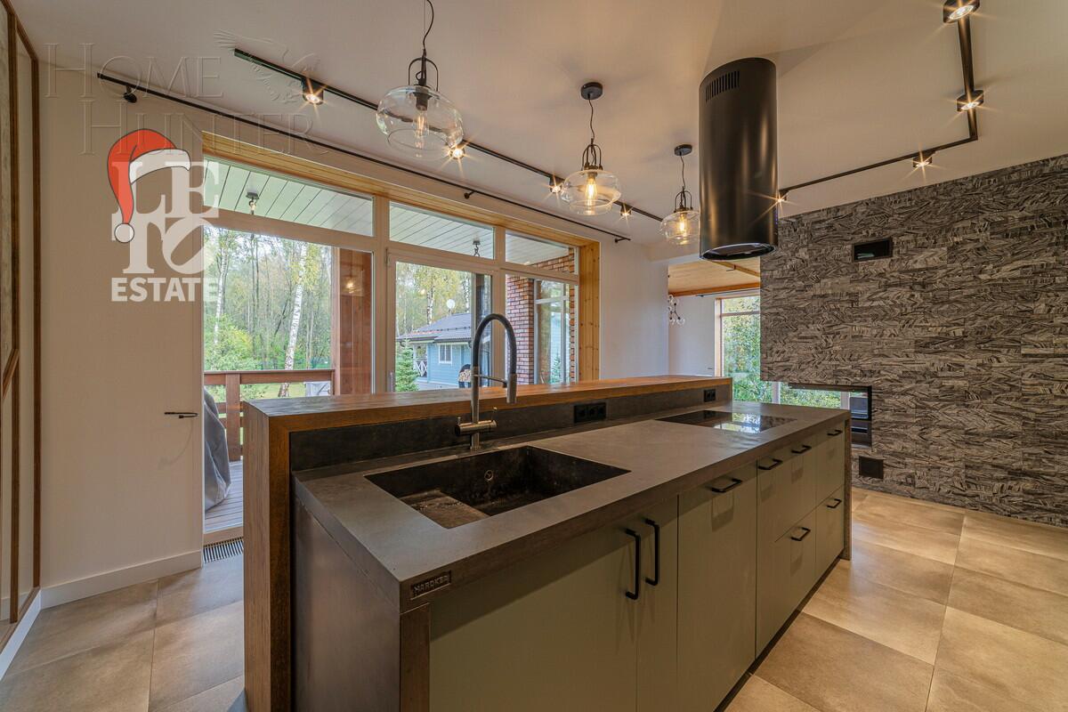 2-этажный коттедж 650 м² с отделкой