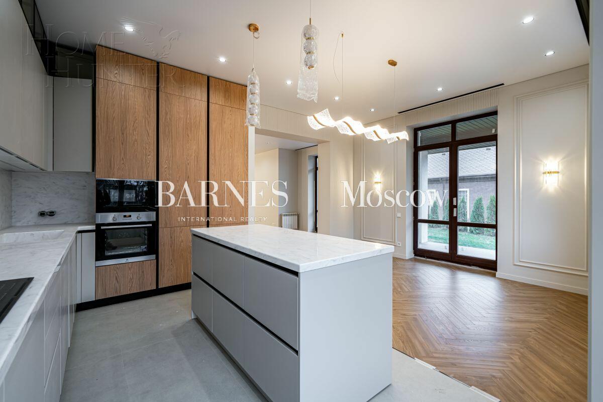 2-этажный коттедж 588 м² с отделкой