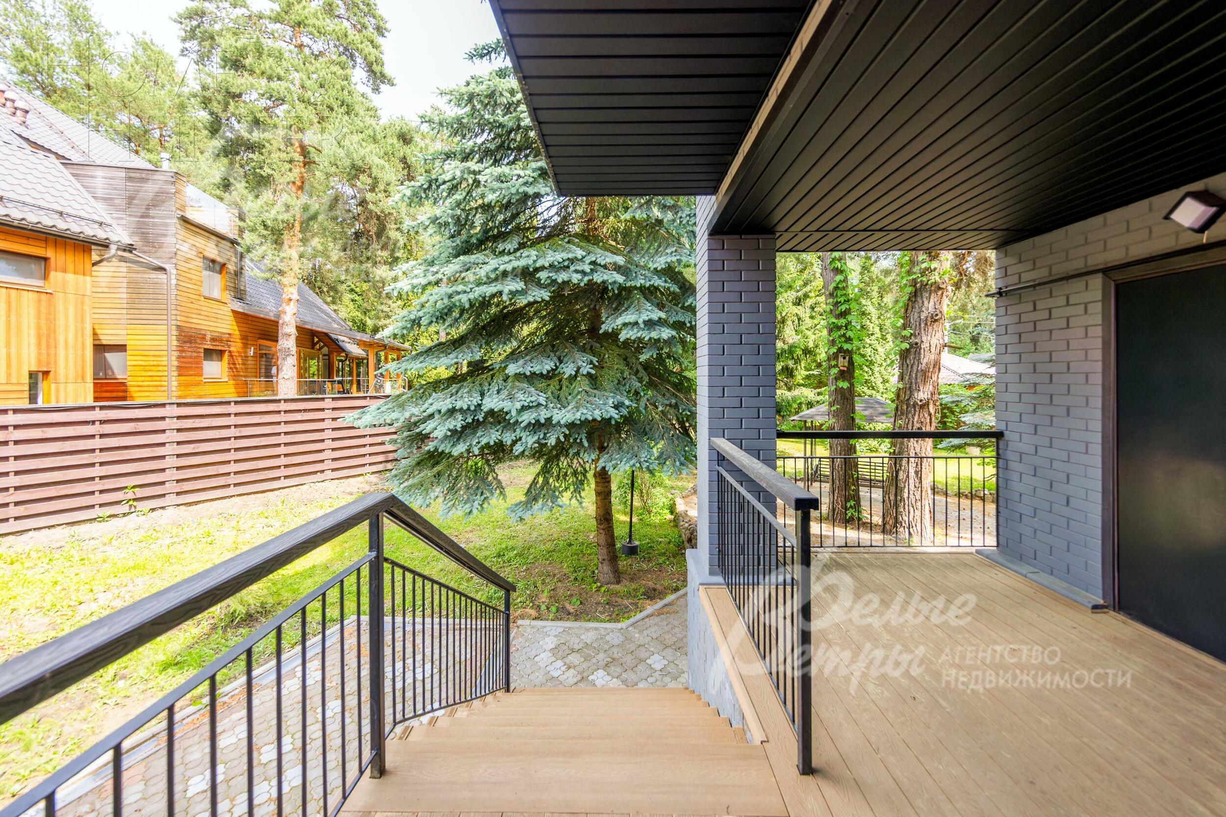 2-этажный коттедж 370 м² с отделкой