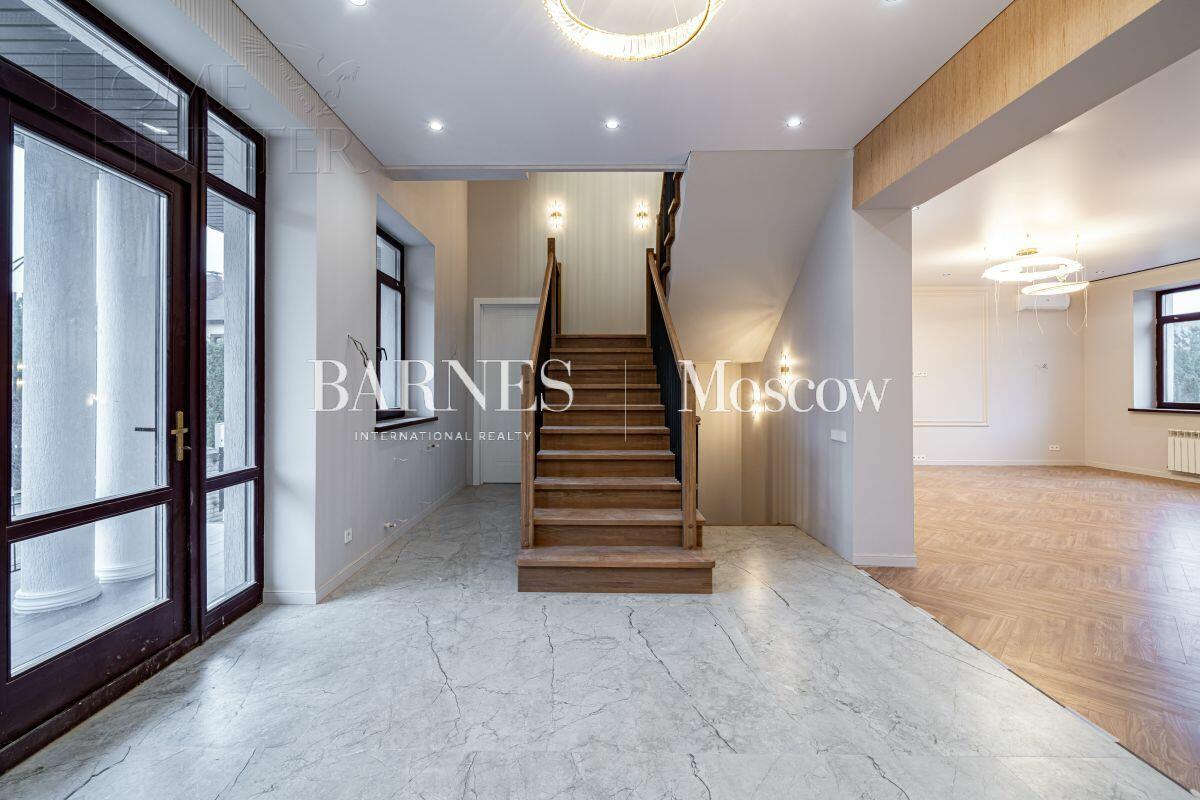 2-этажный коттедж 588 м² с отделкой