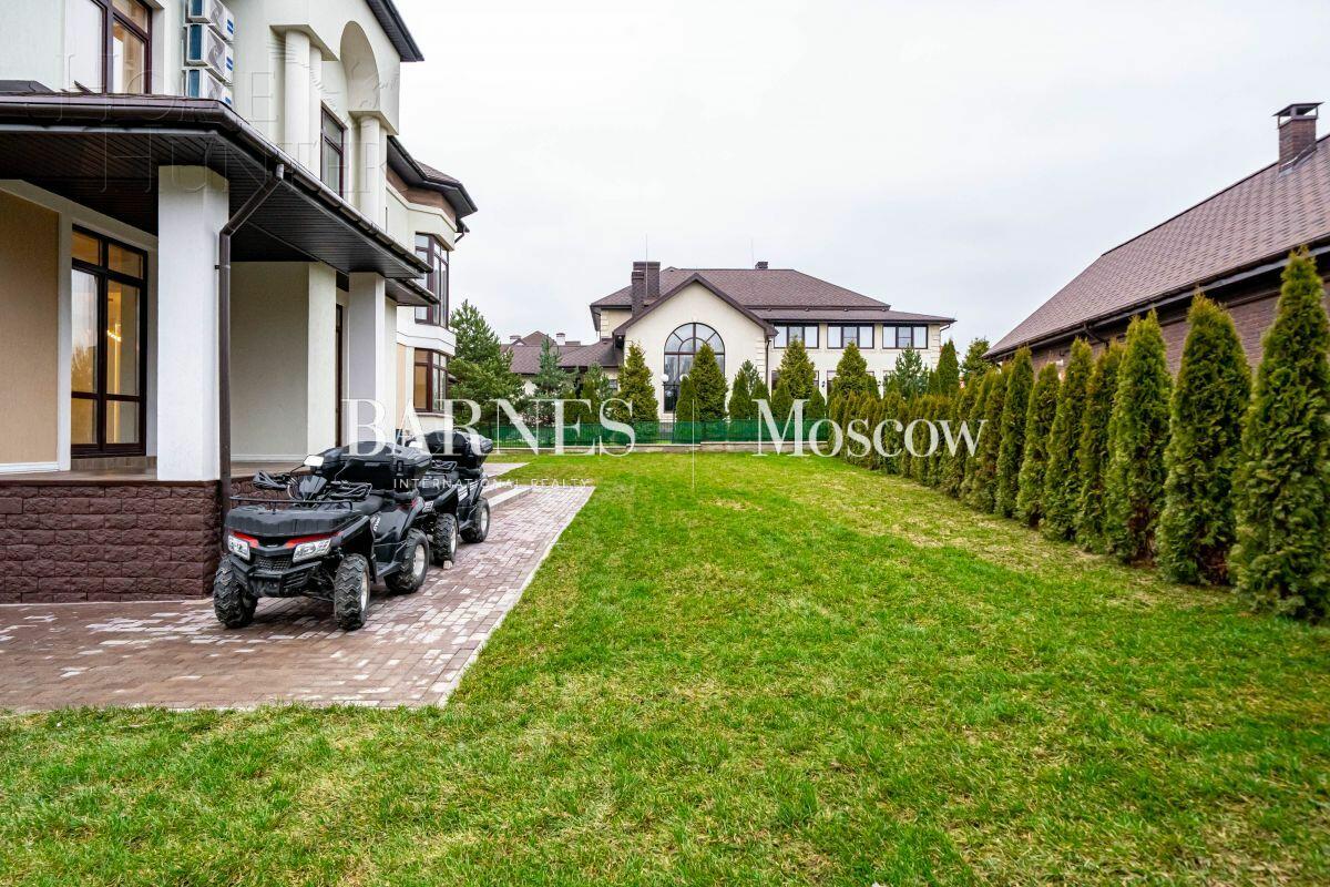 2-этажный коттедж 588 м² с отделкой