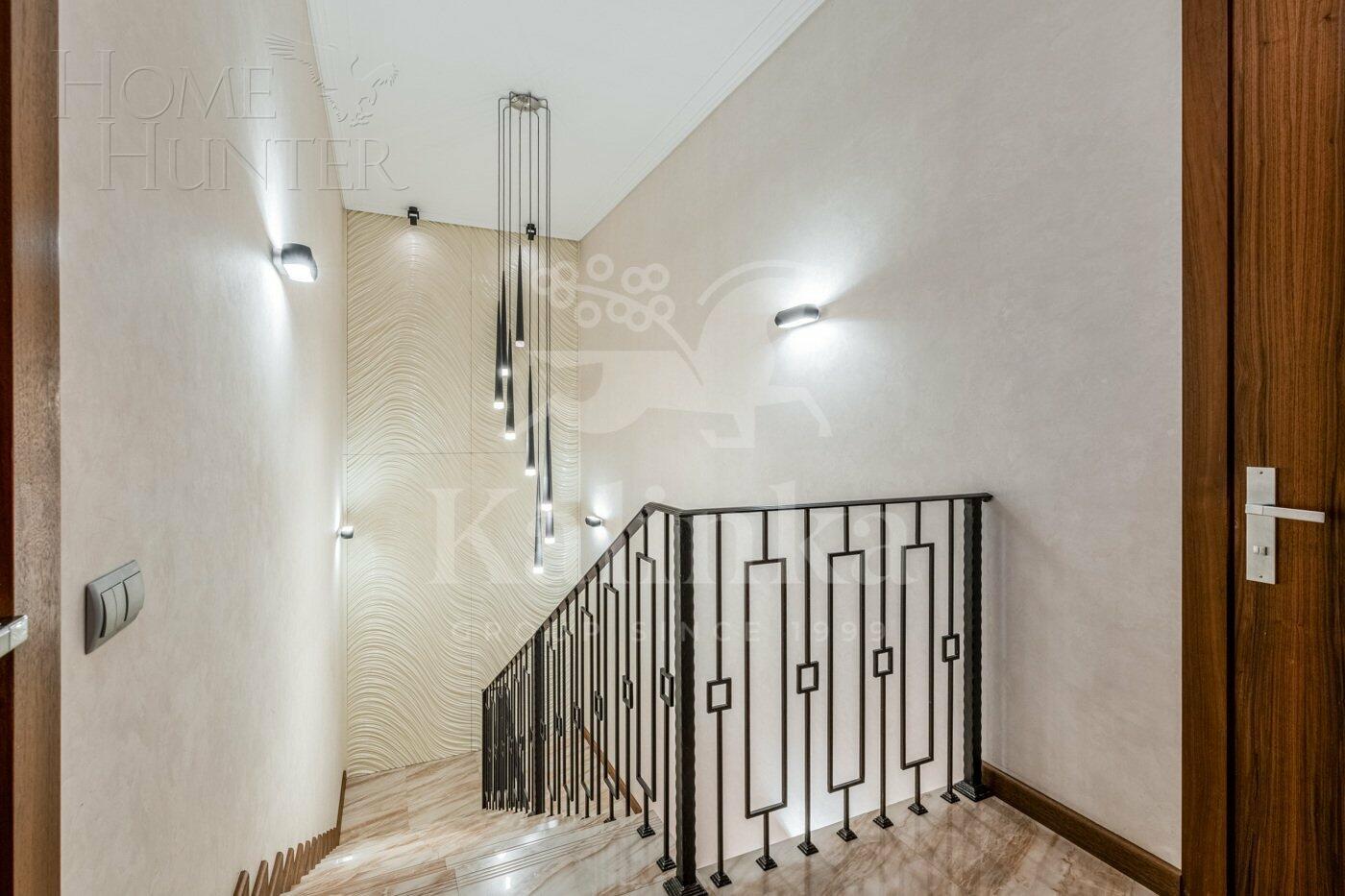 2-этажный таунхаус 220 м² с отделкой