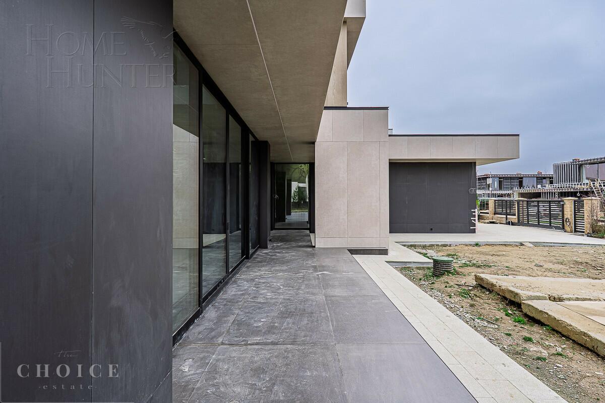 2-этажный коттедж 702 м² без отделки