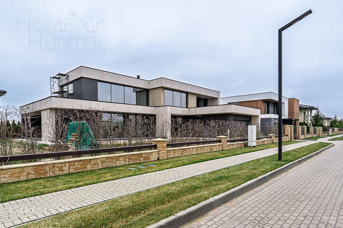 2-этажный коттедж 702 м² без отделки